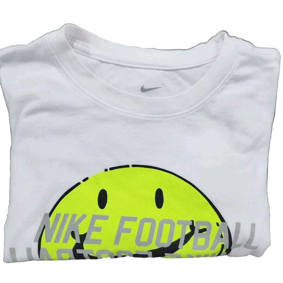 Nike Dri-Fit Mens Tee Shirt Short Sleeves Medium Nike Football Graphic Logo - Picture 2 of 6